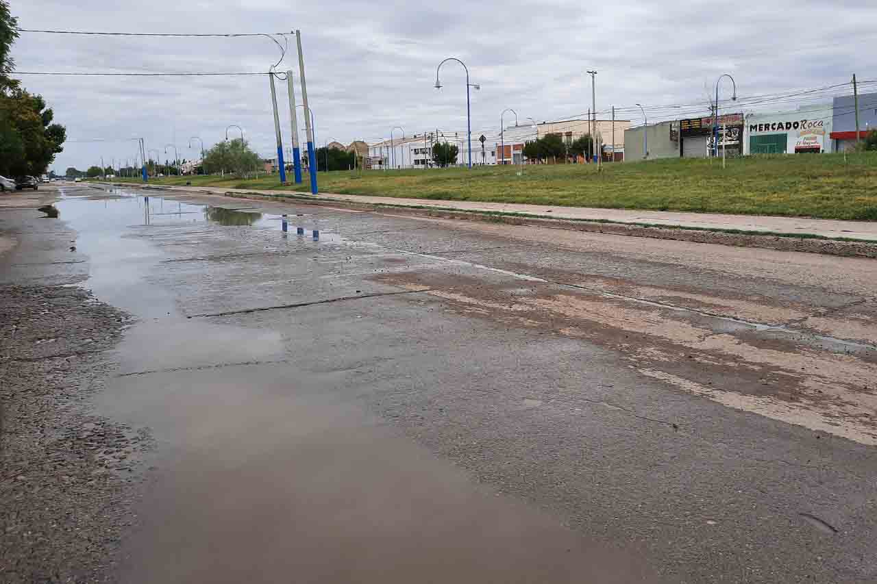 Otra intimación a Aguas Rionegrinas por desbordes cloacales en Los