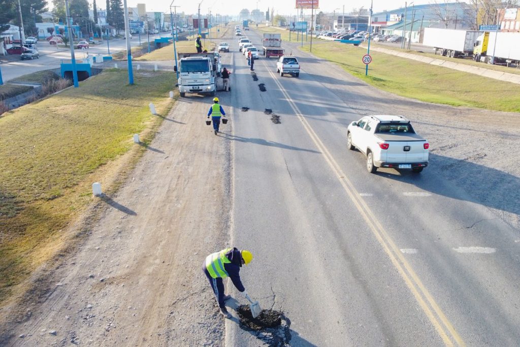 Vialidad Nacional realiza tareas de bacheo en la Ruta 22 | La Super Digital